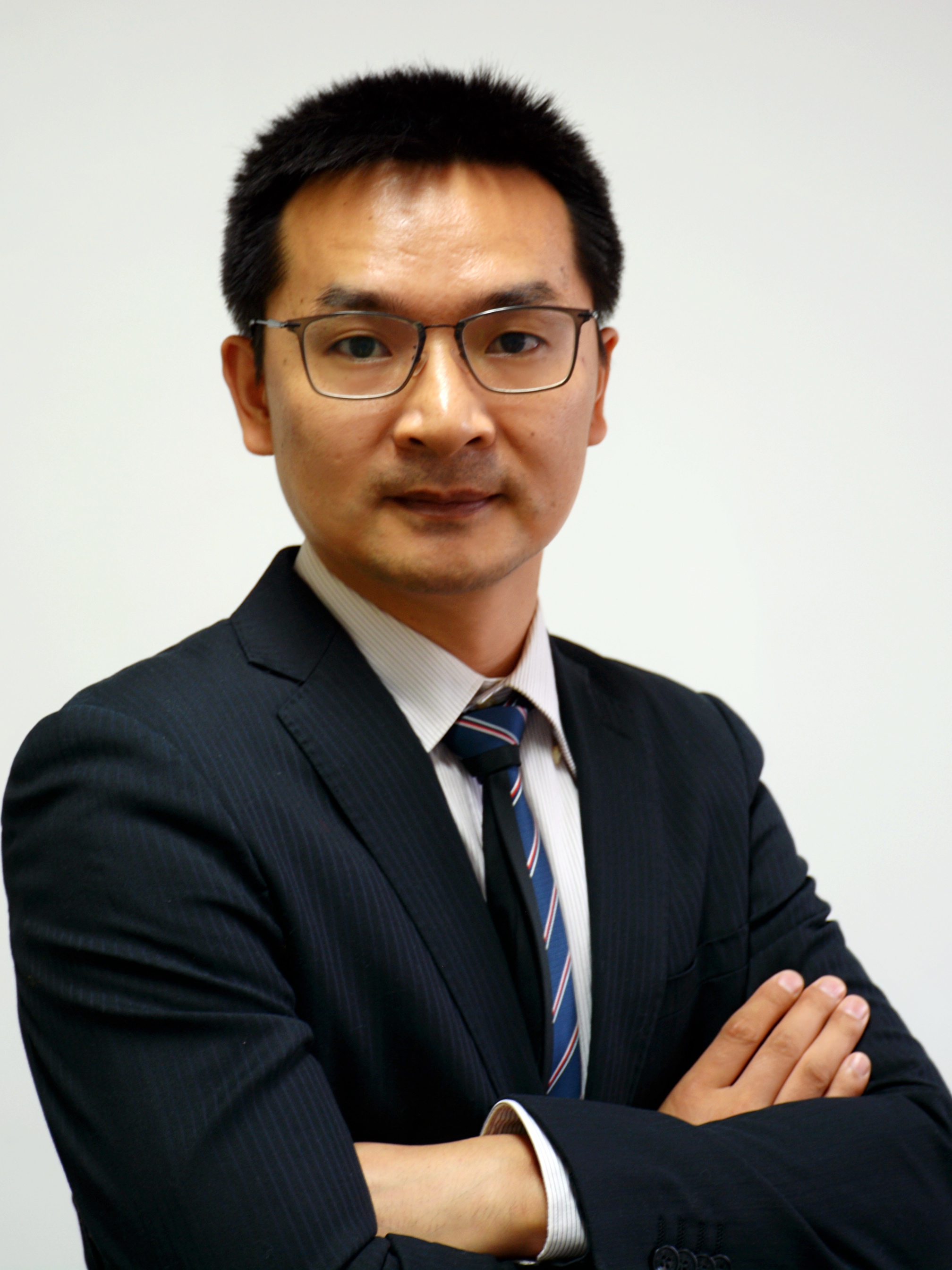 李任伟
